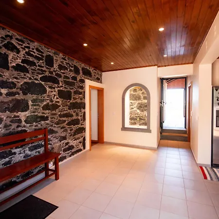 Casa Da Montanha Homestay Achadas da Cruz